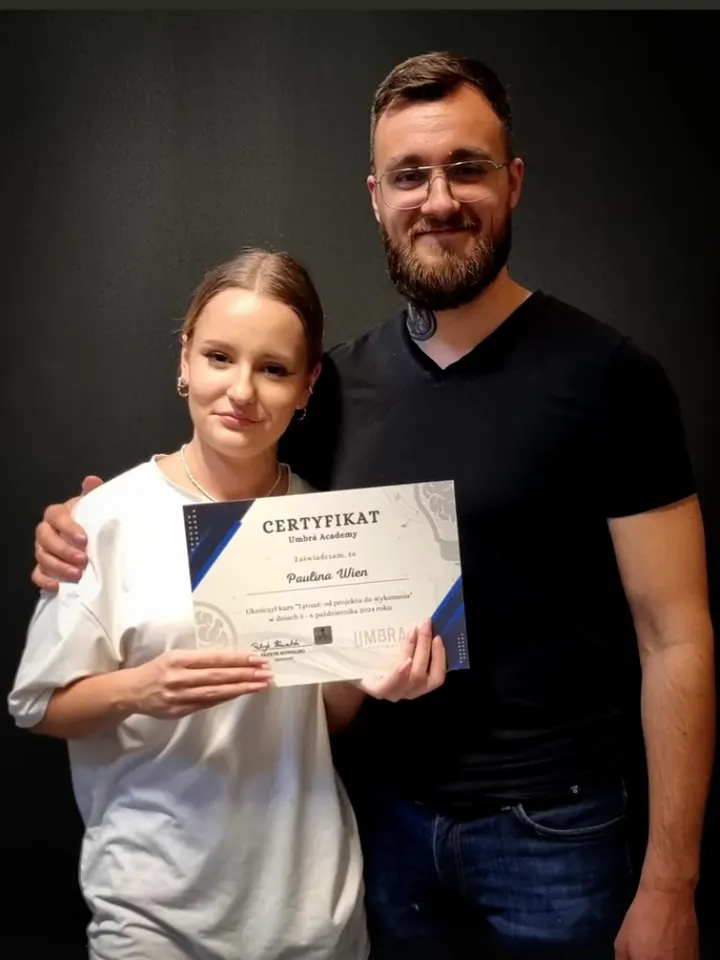 Paulina z certyfikatem Umbra Academy obok Patryk Kowalski, październik 2024
