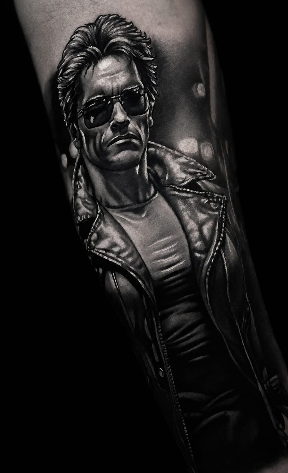 Terminator w skórzanej kurtce i okularach — realizm black&grey